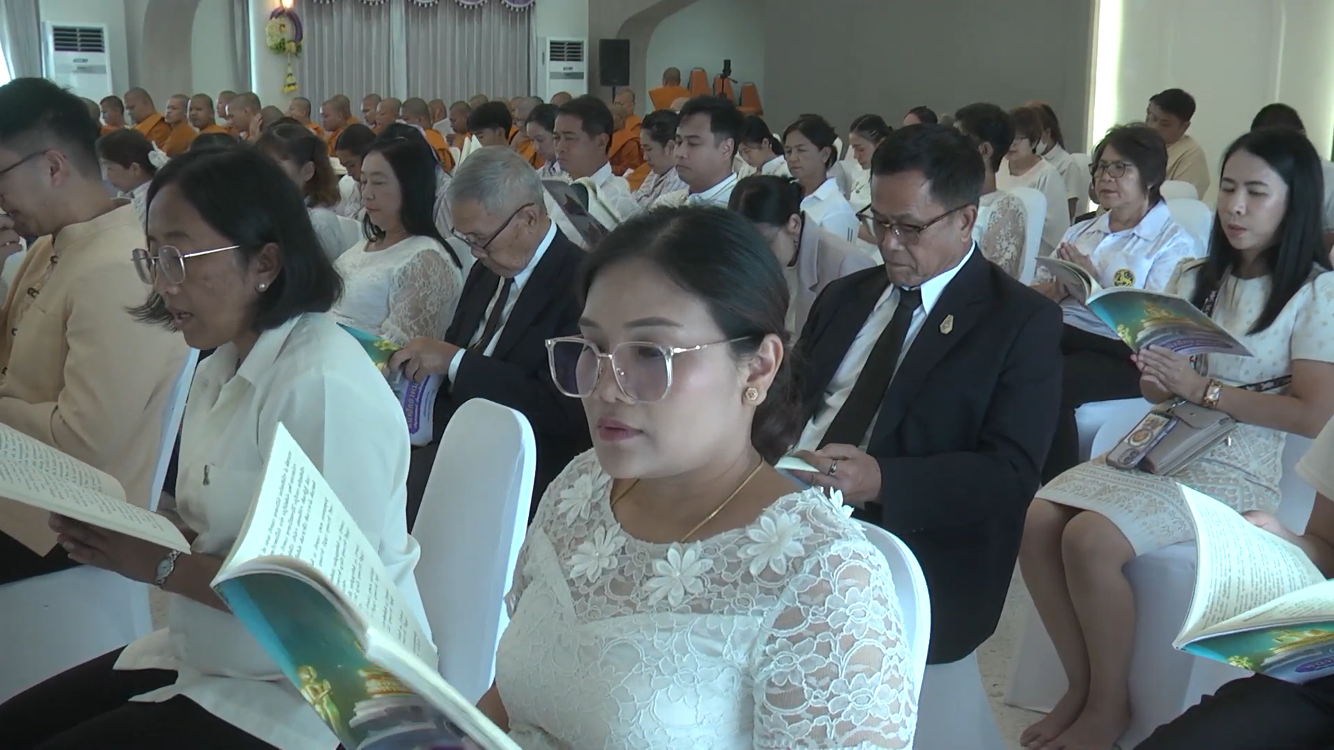 title - ส.ป.ก.นครปฐม  เข้าร่วมพิธีเจริญพระพุทธมนต์ เฉลิมพระเกียรติถวายพระพรชัยมงคลแด่ สมเด็จพระนางเจ้าสุทิดา พัชรสุธาพิมลลักษณ พระบรมราชินี เนื่องในวโรกาสวันเฉลิมพระชนมพรรษา 3 มิถุนายน 2569